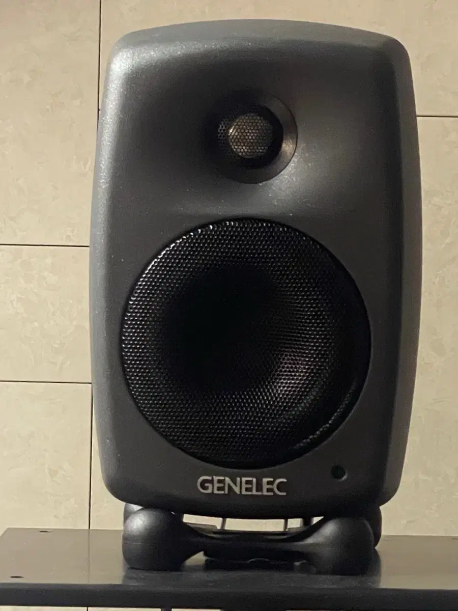 초A급_풀박) Genelec 8020D 스피커 (블랙/로우 2종)